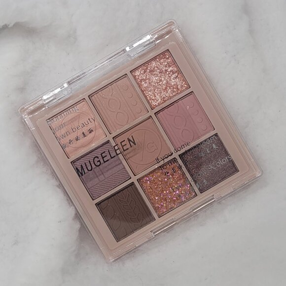 🎈 9 Color | Embossed Nature | Eyeshadow Palette - Picture 1 of 5